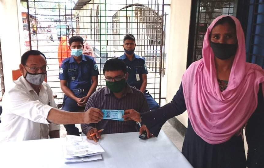 ফুলবাড়ীতে রমজান উপলক্ষে প্রধানমন্ত্রী প্রদত্ত ত্রাণ বিতরণ ফুলবাড়ীতে রমজান উপলক্ষে প্রধানমন্ত্রী প্রদত্ত ত্রাণ বিতরণ