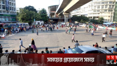 বয়সসীমা ৩৫ করার দাবিতে শাহবাগ অবরোধ