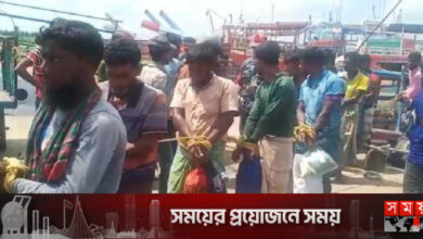 অবৈধভাবে মাছ শিকারের অভিযোগে ৬ রোহিঙ্গাসহ আটক ১৫ জেলে