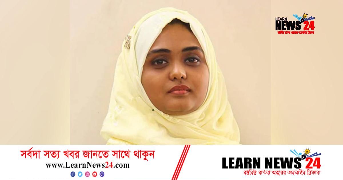 টুর্নামেন্টের ট্রফি আছড়ে ভাঙলেন ইউএনও (ভিডিও) টুর্নামেন্টের ট্রফি আছড়ে ভাঙলেন ইউএনও (ভিডিও)