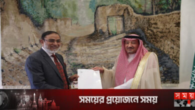 বাংলাদেশ সফরের জন্য সৌদি ক্রাউন প্রিন্সের কাছে প্রধানমন্ত্রী শেখ হাসিনার আমন্ত্রণপত্র হস্তান্তর