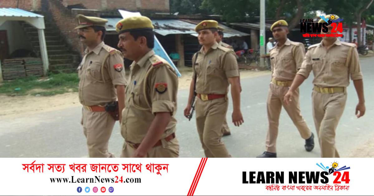 নারী সহকর্মীর সঙ্গে প্রেম, থানার মধ্যেই দুই পুলিশের লড়াই! নারী সহকর্মীর সঙ্গে প্রেম, থানার মধ্যেই দুই পুলিশের লড়াই!