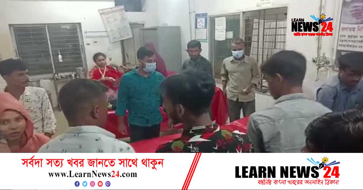 লক্ষ্মীপুরে কভার্ডভ্যান চাপায় রিকশার দুই যাত্রী নিহত