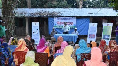 ফুলগাজীর পেঁচিবাড়িয়া আশ্রয়ণ প্রকল্পে জেলা তথ্য অফিসের উঠান বৈঠক