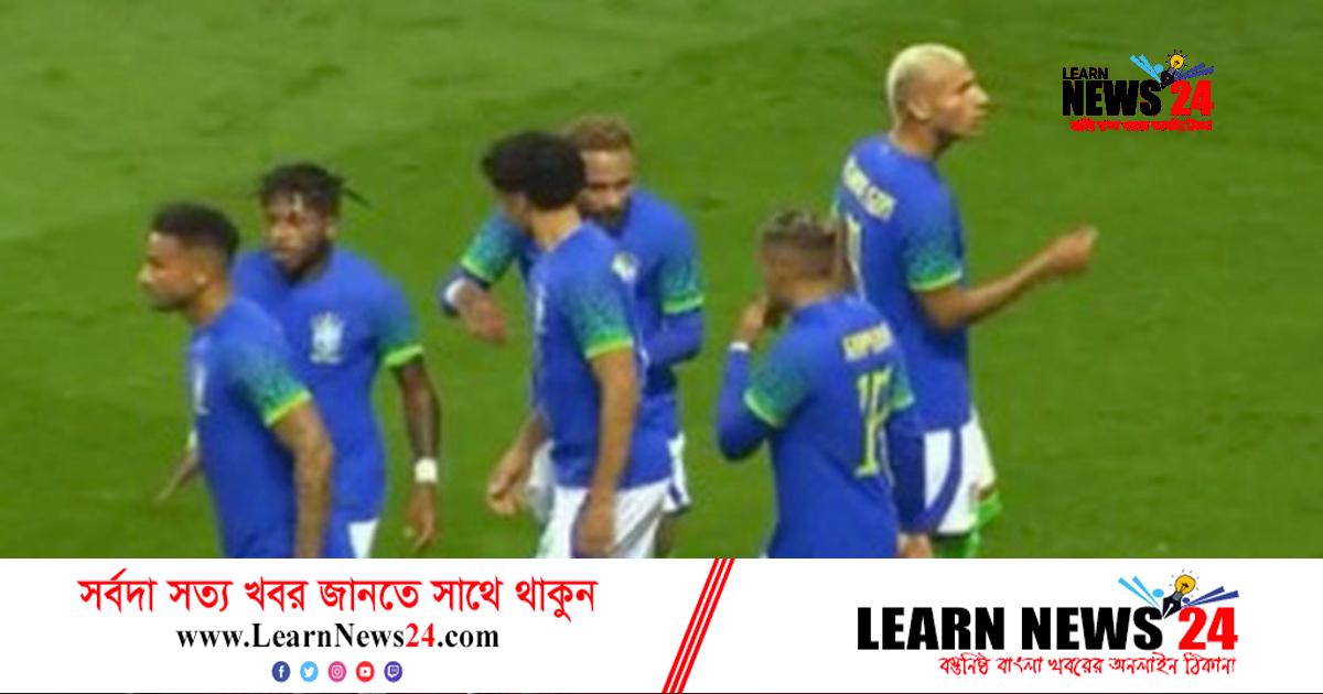 ব্রাজিল তারকাদের লক্ষ্য করে কলা ছুড়লেন দর্শক