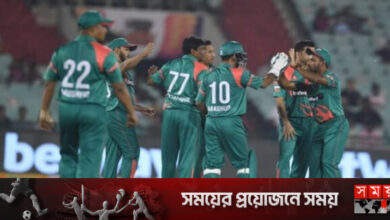 রুদ্ধশ্বাস ম্যাচের শেষ বলে হারল বাংলাদেশ