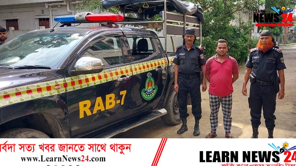 ফেনীর পাঁচগাছিয়ায় বিদেশী মদসহ মাদক বিক্রেতাে আটক, প্রাইভেটকার জব্দ