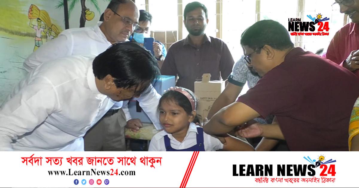 করোনার প্রথম ডোজ পেল নীলফামারীর ৫-১১ বছরের শিশুরা করোনার প্রথম ডোজ পেল নীলফামারীর ৫-১১ বছরের শিশুরা