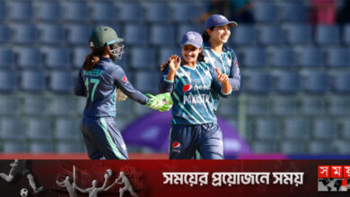 চিরপ্রতিদ্বন্দ্বী ভারতকে ‘হেসেখেলে’ হারাল পাকিস্তান