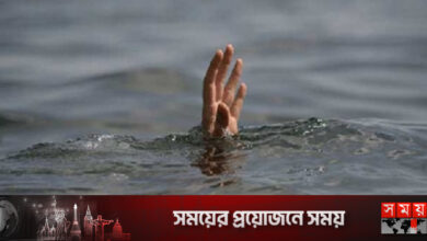 ছবি তুলতে গিয়ে স্ত্রীর সামনেই নদীতে তলিয়ে গেলেন স্বামী