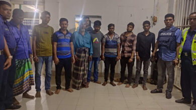 সোনাগাজীতে ডাকাতির প্রস্তুতিকালে অস্ত্রসহ আটক ৮