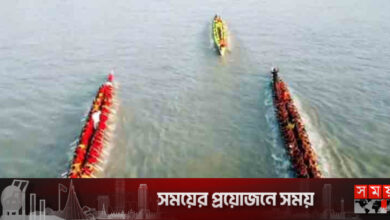 পুংলী নদীতে নৌকাবাইচ দেখতে অর্ধলক্ষাধিক মানুষের ভিড়