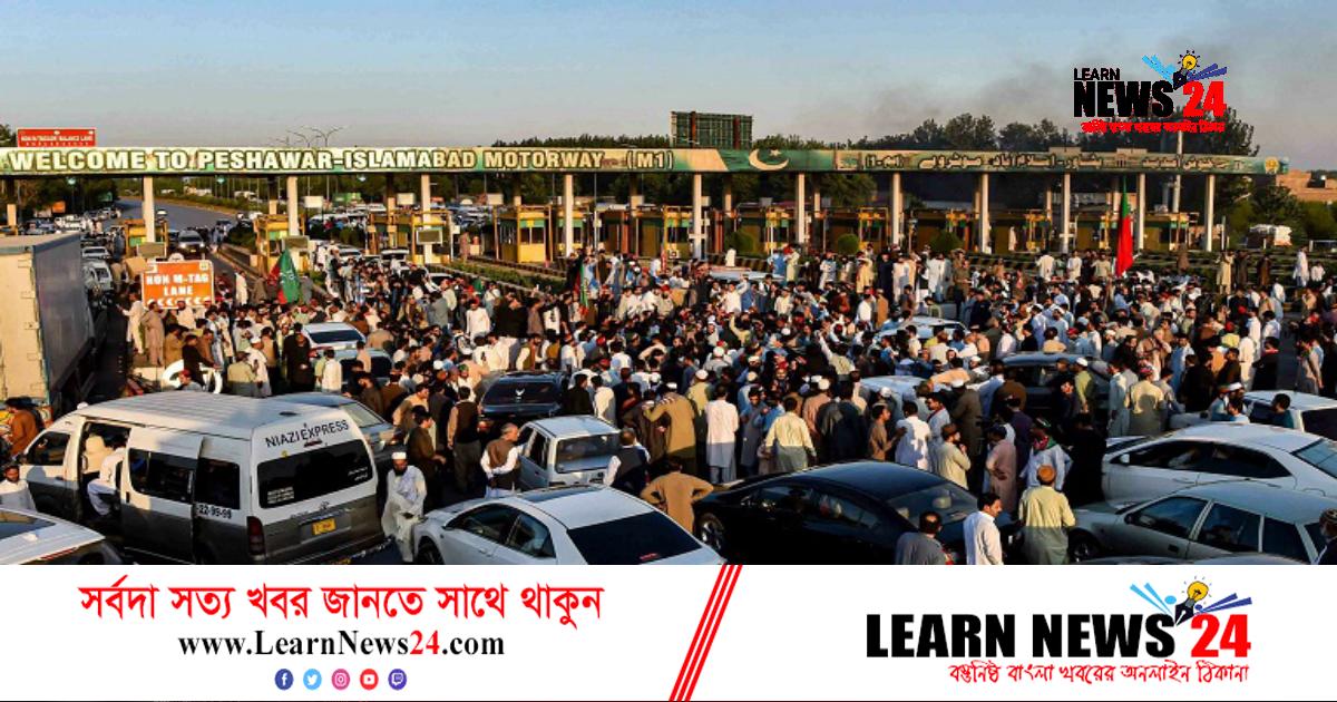 ফুঁসে উঠেছে ইমরানের কর্মী-সমর্থকরা