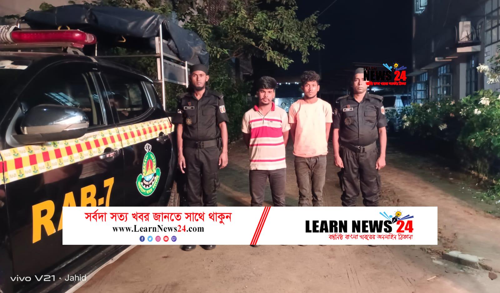 ফেনীর ফতেহপুরে ৩০০ বোতল ফেন্সিডিলসহ দুই মাদক বিক্রেতা আটক, পিকআপ জব্দ