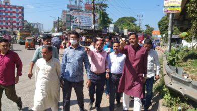 ফেনীর মহিপালে যানজট নিরসনে সরানো হচ্ছে বাস, কাউন্টার পরিদর্শনে পৌর মেয়র