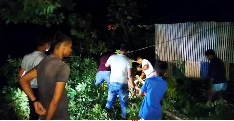 ফেনীতে ৩ লাখ গ্রাহকের বিদ্যুৎ সংযোগ বিচ্ছিন্ন