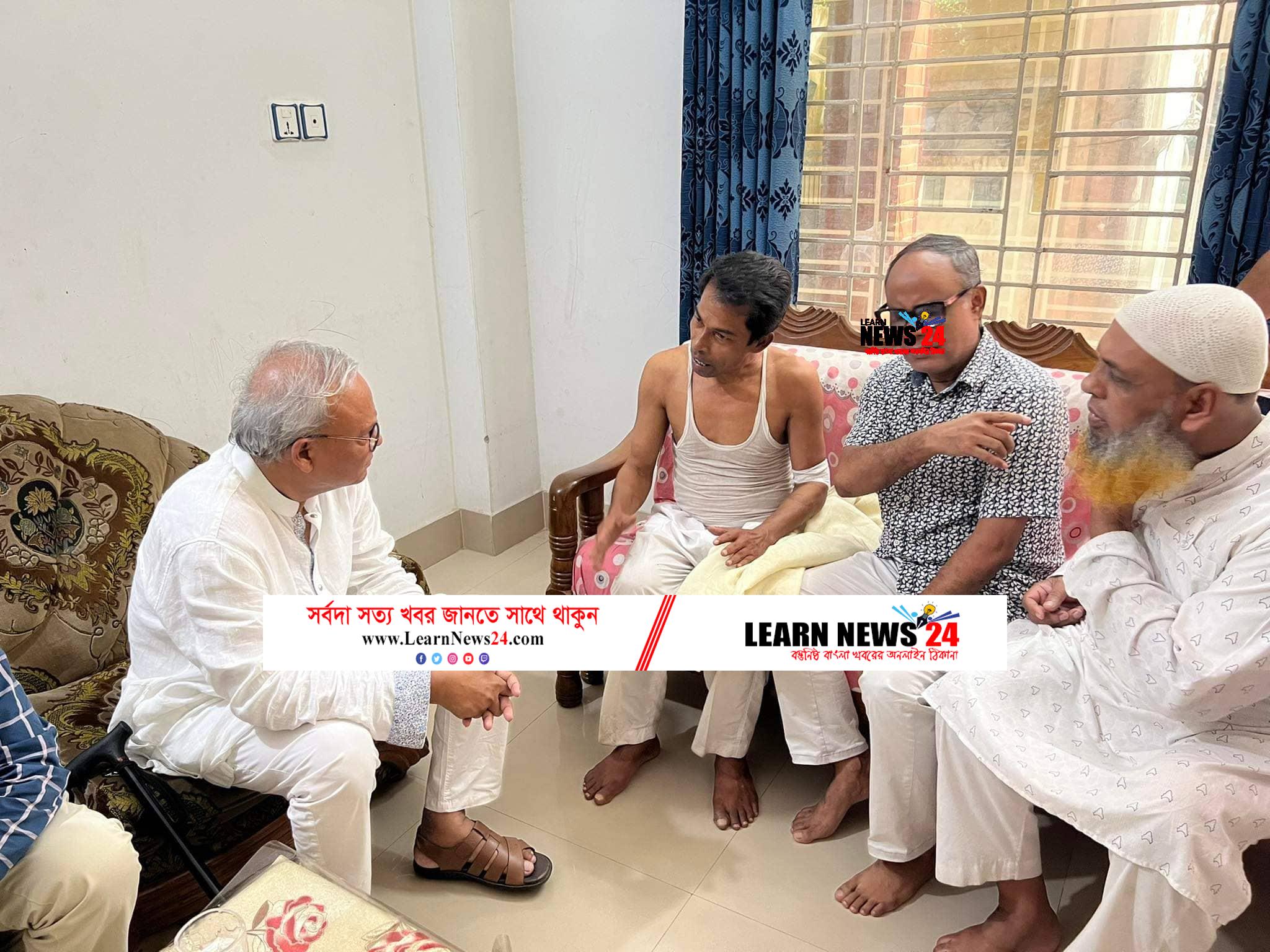 ফেনীতে হামলায় আহত বিএনপির নেতৃবৃন্দের খোঁজ নিলেন যুগ্ম মহাসচিব রুহুল কবির রিজভী ফেনীতে হামলায় আহত বিএনপির নেতৃবৃন্দের খোঁজ নিলেন যুগ্ম মহাসচিব রুহুল কবির রিজভী