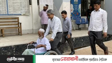 অসহায় বৃদ্ধ তনু মিয়ার পাশে দাঁড়ালেন জেলা প্রশাসক