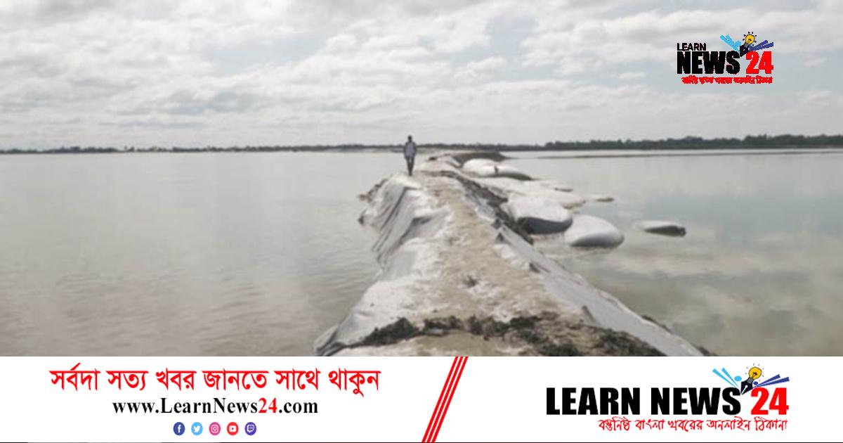 জোয়ারে বিলীনের পথে ৩০০ মিটার বেড়িবাঁধ জোয়ারে বিলীনের পথে ৩০০ মিটার বেড়িবাঁধ