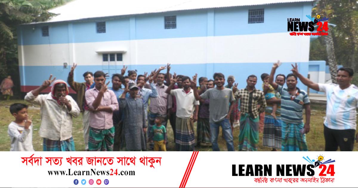 মানিকগঞ্জে আর্জেন্টিনার পতাকার আদলে বাড়ি মানিকগঞ্জে আর্জেন্টিনার পতাকার আদলে বাড়ি