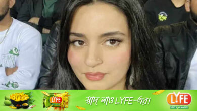 বাবরদের দিকে চুম্বন ‘ছুড়ে’ ভাইরাল কে এই তরুণী