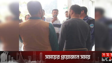 ফেনীতে সাংবাদিকের কোমরে দড়ি বেঁধে তোলা হলো আদালতে!