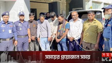 নোয়াখালীতে লুটের মাল ও অস্ত্রসহ ৭ ডাকাত গ্রেফতার