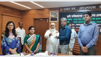 ফেনীতে অধিগ্রহণকৃত জমির মালিকদের মধ্যে ২ কোটি ৭৩ হাজার টাকার চেক বিতরণ