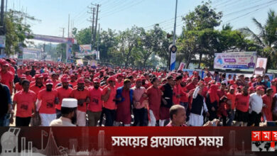 প্রধানমন্ত্রীর জনসভায় নেতাকর্মীদের ঢল, স্লোগানে স্লোগানে মুখরিত রাজপথ