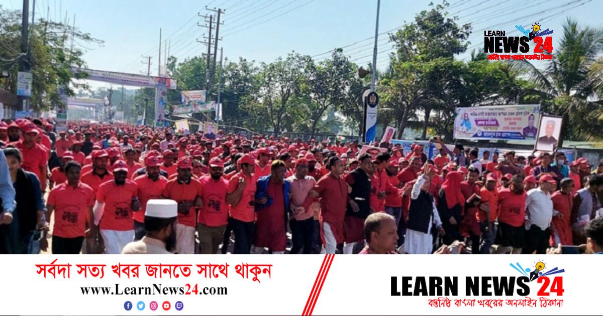 প্রধানমন্ত্রীর জনসভায় নেতাকর্মীদের ঢল, স্লোগানে স্লোগানে মুখরিত রাজপথ প্রধানমন্ত্রীর জনসভায় নেতাকর্মীদের ঢল, স্লোগানে স্লোগানে মুখরিত রাজপথ