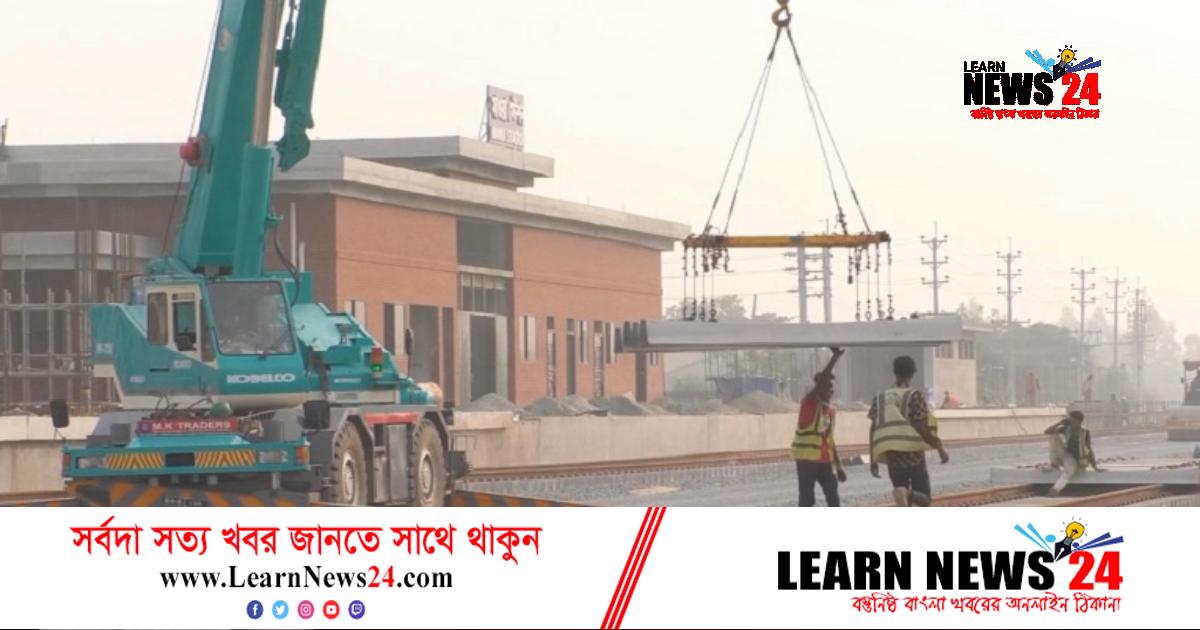 পাথরবিহীন রেললাইন স্থাপনে চলছে বিশাল কর্মযজ্ঞ পাথরবিহীন রেললাইন স্থাপনে চলছে বিশাল কর্মযজ্ঞ