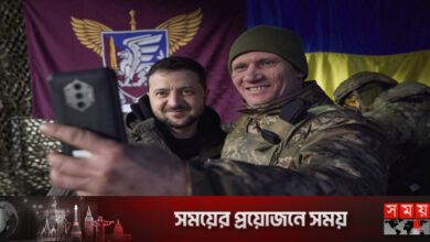 দোনেৎস্কে সম্মুখ সেনাদের সঙ্গে জেলেনস্কির সাক্ষাৎ