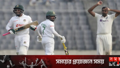 দিন শেষ হওয়ার আগেই গুটিয়ে গেল বাংলাদেশ