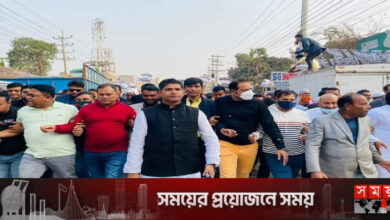 মহাসড়কে নৌকা প্রার্থীর মিছিল, দীর্ঘ যানজট