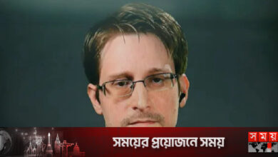 এবার রাশিয়ার পাসপোর্ট পেলেন স্নোডেন