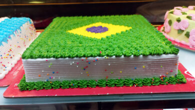 ফেনীতে ব্রাজিল-আর্জেন্টিনা কেক বিক্রির হিড়িক