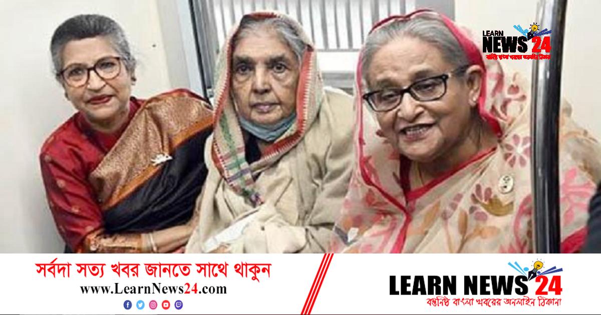 মেট্রোরেলে চড়ে গান গাইলেন প্রধানমন্ত্রী