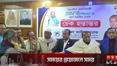 পটুয়াখালীতে দুস্থদের মাঝে প্রধানমন্ত্রীর অনুদানের চেক হস্তান্তর