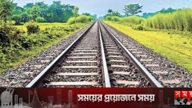 ট্রেনে কাটা পড়ে স্ত্রী-ছেলে-মেয়ের মৃত্যু, স্বামী গ্রেফতার