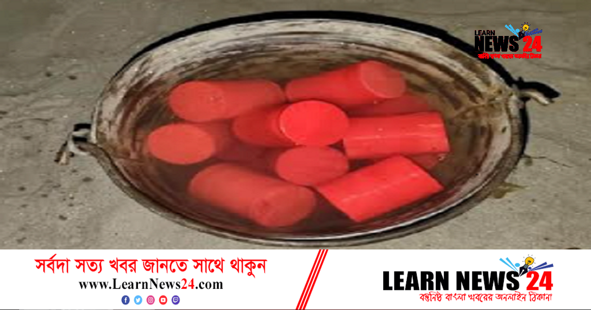 নওগাঁয় পরিত্যক্ত অবস্থায় ১৮ ককটেল উদ্ধার