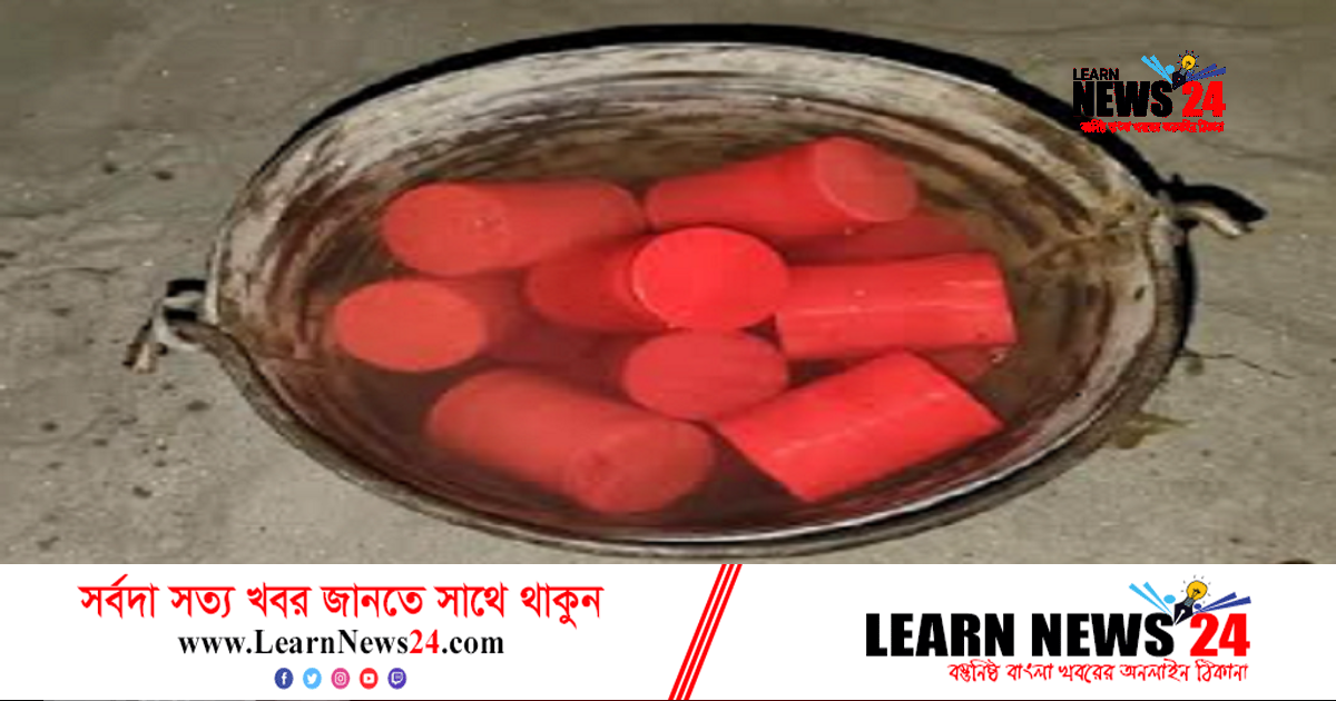 নওগাঁয় পরিত্যক্ত অবস্থায় ১৮ ককটেল উদ্ধার নওগাঁয় পরিত্যক্ত অবস্থায় ১৮ ককটেল উদ্ধার